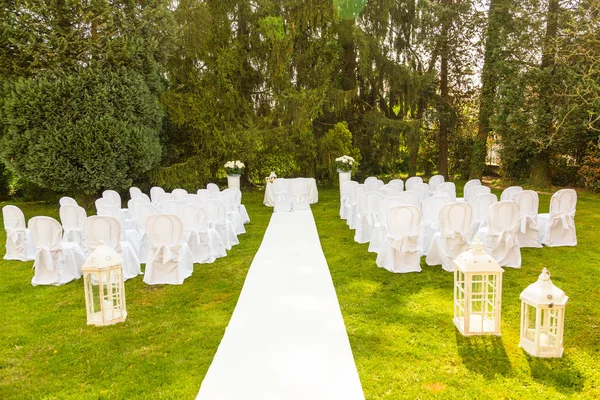 Bröllop ställa in utomhus — Stockfoto