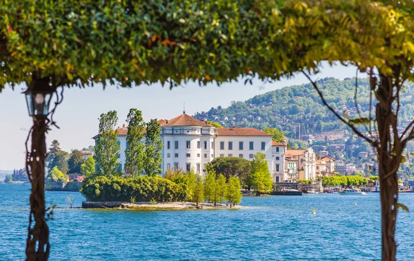 Lago Maggiore, ön Bella, Borromeo palatset; Stresa. Italien — Stockfoto