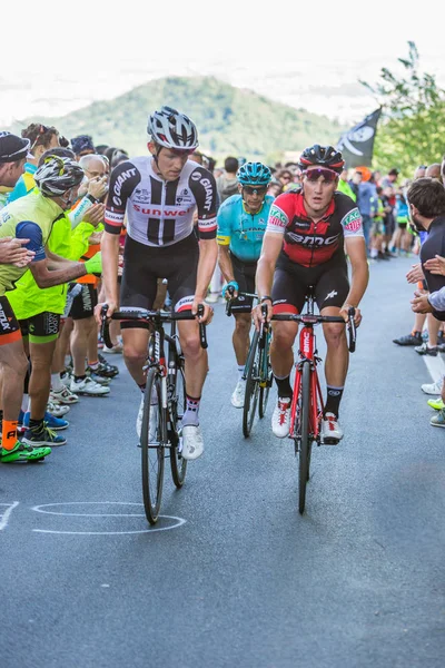 OROPA, ITALIA - 20 DE MAYO DE 2017: Ciclistas participan en la 14ª etapa del Giro de Italia Castellania-Oropa, la 100ª edición del Giro de Italia . — Foto de Stock