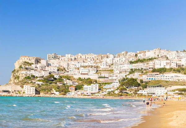 Apulia, İtalya - 28-2017 olabilir. Peschici, küçük doğal bir görünüm