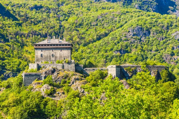 VERRES Kalesi, Aosta Vadisi, Kuzey İtalya