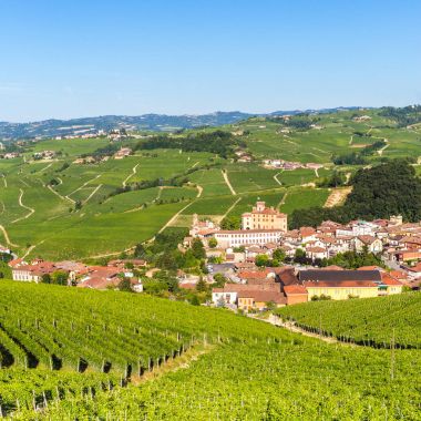 Barolo Kalesi, Langhe, Piedmont, İtalya,