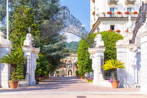 Stresa, jezero Maggiore, Itálie, 05 červenec 2017. Pohled na Grand hotelu — Stock fotografie