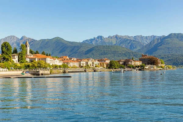 Baveno w pobliżu hotelu Stresa, na jezioro Maggiore, Włochy. — Zdjęcie stockowe