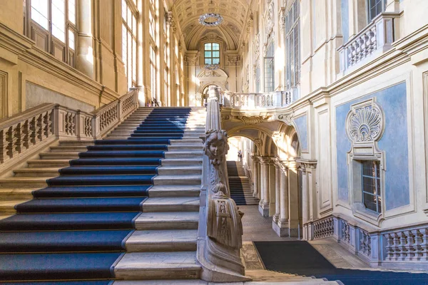 Turin, Piedmont, İtalya, 06 Ocak 2016. Sarayı Madam, ünlü merdiven