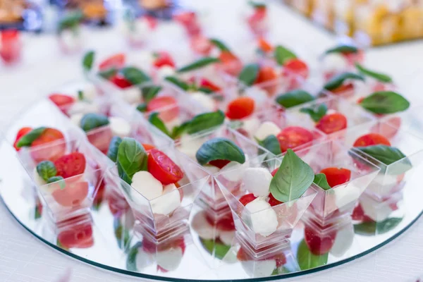 Antipasti assortiti e finger food — Foto Stock