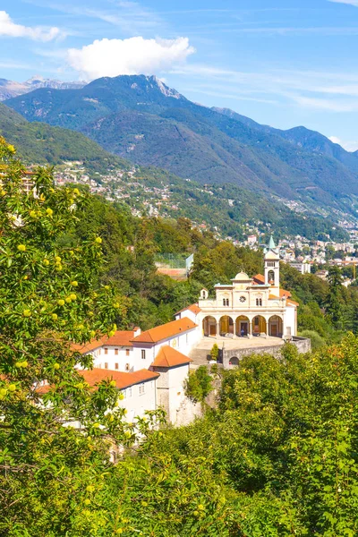 Iglesia de la Virgen del Sasso, Locarno, Suiza — Foto de Stock