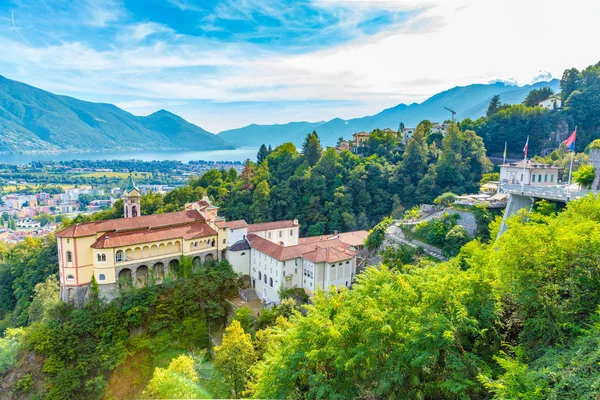 Madonna del Sasso kyrkan, Locarno, Schweiz — Stockfoto