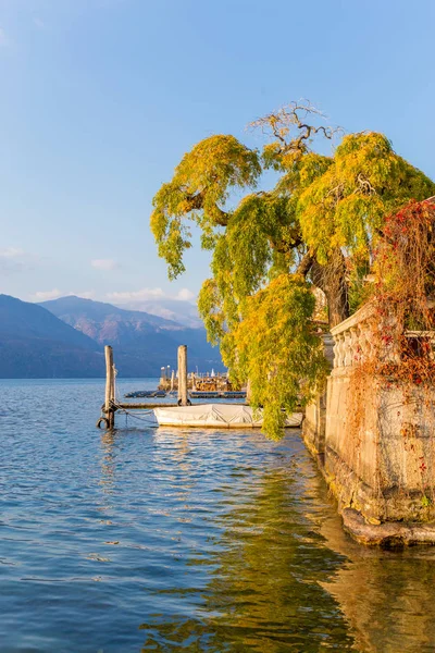 Pohled na Orta San Giulio, Itálie Piemontu — Stock fotografie