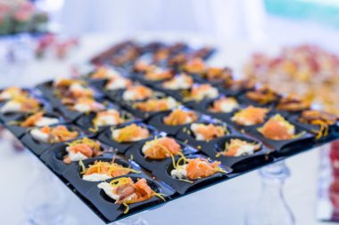 Çeşitli aperatifler ve parmak yiyecekleri.