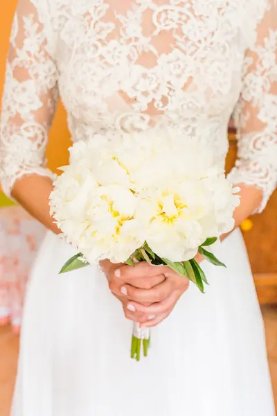 Vit ros blombukett — Stockfoto