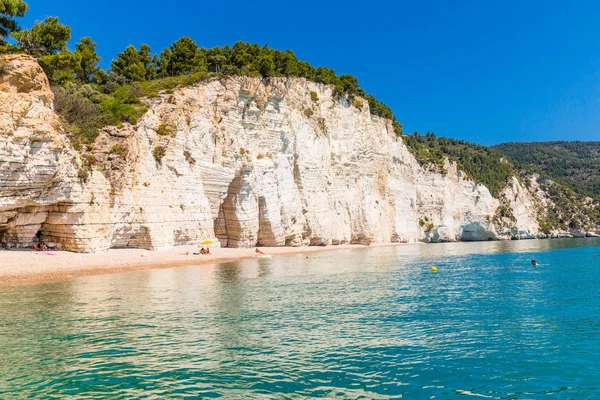 La playa de Vignanotica, en Apulia Italia —  Fotos de Stock