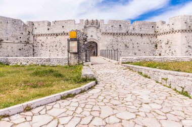 Profili castle Monte Sant'Angelo Town, Apulia bölgesindeki eski köy 