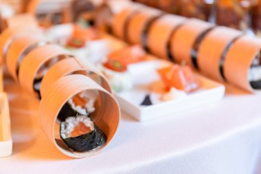 Çeşitli aperatifler ve parmak yiyecekleri.