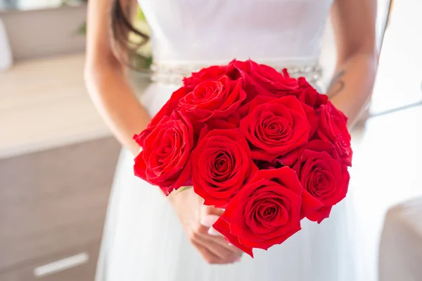 Beautiful Bouquet Red Roses Wedding Day — Stock Photo, Image