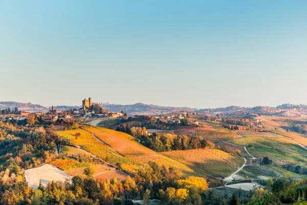 Octubre 2019 Vista Del Castillo Serralunga Región Piamonte Italia — Foto de Stock