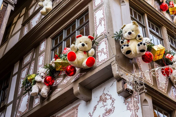 Színes Dekorációk Karácsonyi Piacon Elzászban — Stock Fotó