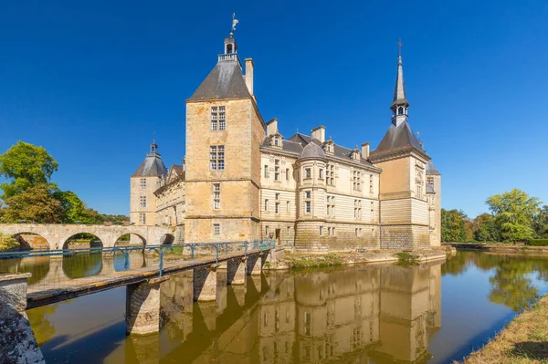 September 2019 Kasteel Sully Bourgondië Frankrijk Stockfoto