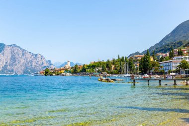 Malcesine Kulesi manzarası, Garda Gölü, Veneto, İtalya.