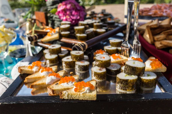 Färgglada Läckra Uppsättning Sushi Och Sashimi — Stockfoto