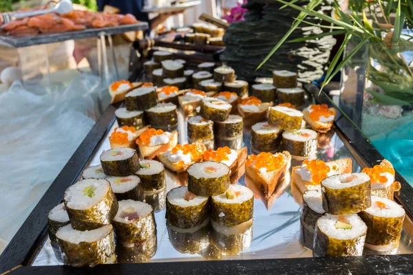 Kleurrijke Heerlijke Set Van Sushi Sashimi — Stockfoto