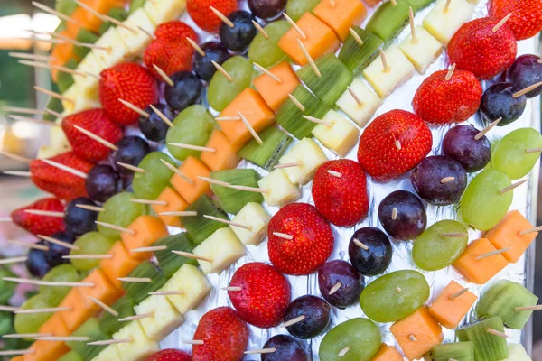 Gemengde Gesneden Fruitsalade Bord — Stockfoto
