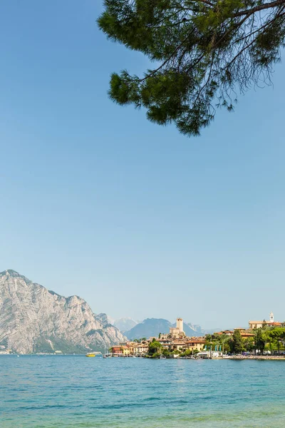 Utsikt Över Malcesine Tower Vid Gardasjön Veneto Italien — Stockfoto