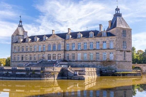 Castillo Sully Borgoña Francia — Foto de Stock