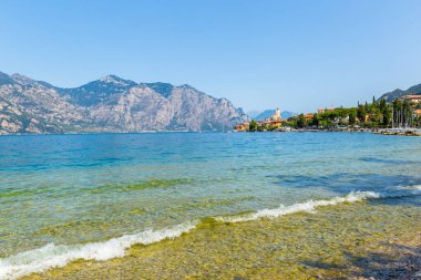 Malcesine Kulesi manzarası, Garda Gölü, Veneto, İtalya.