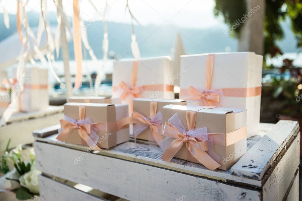 wedding gifts for wedding guest