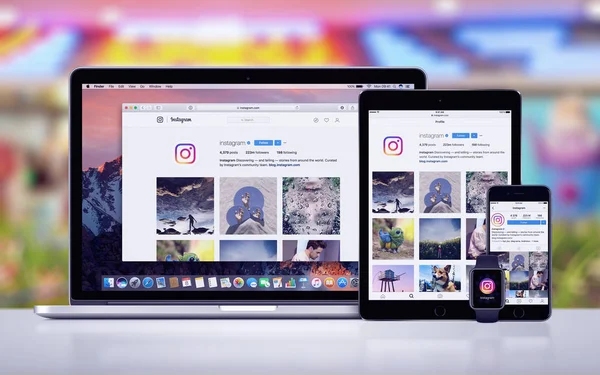 Instagram on the Apple iPhone 7 iPad Pro Apple Watch and Macbook Pro — Stock Photo, Image