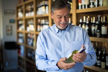 Şarap dükkanı sahibi