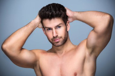 kasların esneme adam