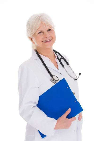 Maduro feminino médico sorrindo — Fotografia de Stock