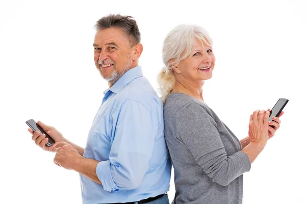 Äldre par att ha kul med teknik — Stockfoto