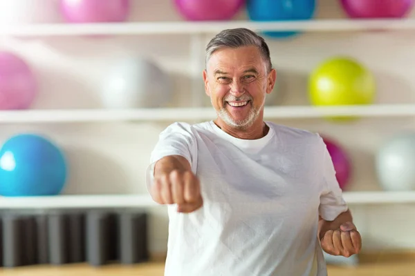 Mature man in health club — Stock Photo, Image