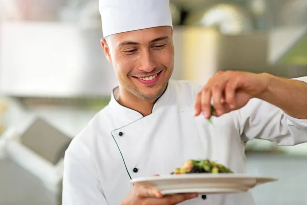 Chef en el trabajo — Foto de Stock