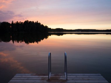 Göl günbatımı, Finlandiya at