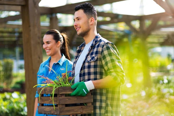 Centro de Jardín Empleados — Foto de Stock