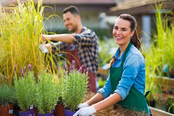 Garden Center Employees — Stock Photo, Image