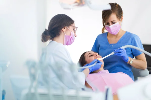 Dentistas Paciente Consultorio Odontológico —  Fotos de Stock