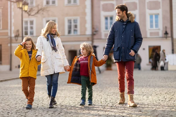 Affectionate Young Family Enjoying Winter Day City — Stock Photo, Image