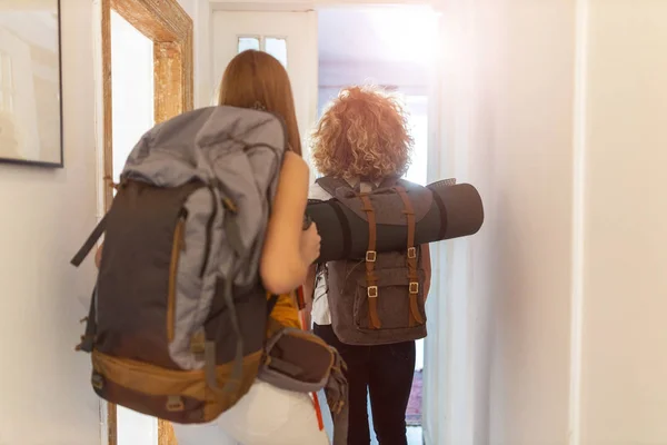 Young Women Backpacks Arriving Youth Hostel — 스톡 사진