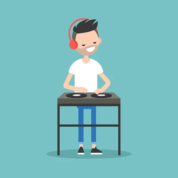 Joven barbudo DJ con auriculares y rayando un registro en t — Vector de stock