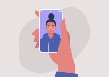 Mobil ekranda genç bir kadın karakterin portresi, milenyum yaşam tarzı, aletler, online video çağrısı