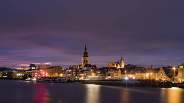 Temse, Belçika - 11 Mart 2020 Flaman şehri Temse, Lady Kilisesi manzaralı.