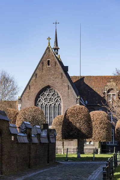 Gent, Belçika - 22 Mart 2020: The Saint Elisabeth beguinage veya Groot Begijnhof. Unesco Dünya Mirası — Stok fotoğraf