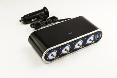 Dört adet Bağlantı noktası 12v araba çakmak