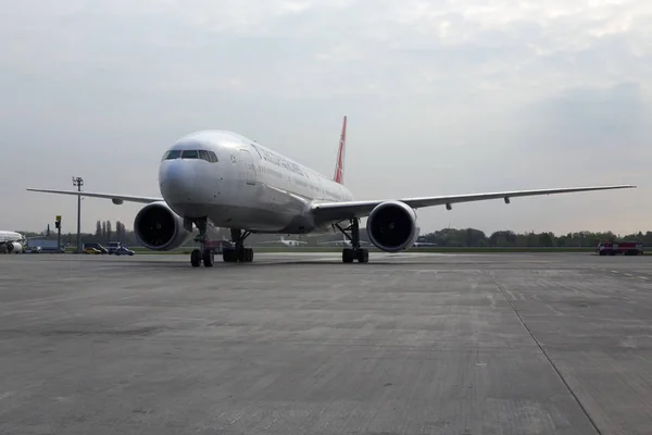 Borispol Ukraine April 2018 Lja Türkische Fluggesellschaften Mit 777 300Er — Stockfoto