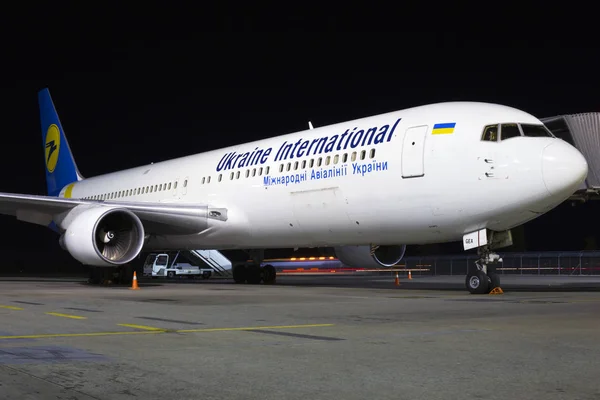 Borispol Ucrania Octubre 2019 Gea Ukraine International Airlines Boeing 767 —  Fotos de Stock